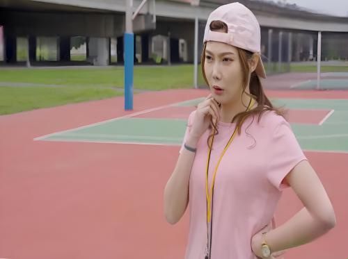 Sporu seven ama ata binmeyi seven yengemle gizlice dolaşmak