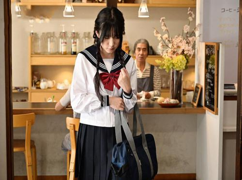 El trabajo diario de una joven estudiante